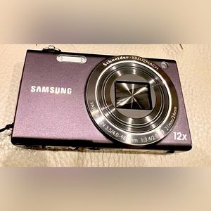 Samsung Digital Camera WB210